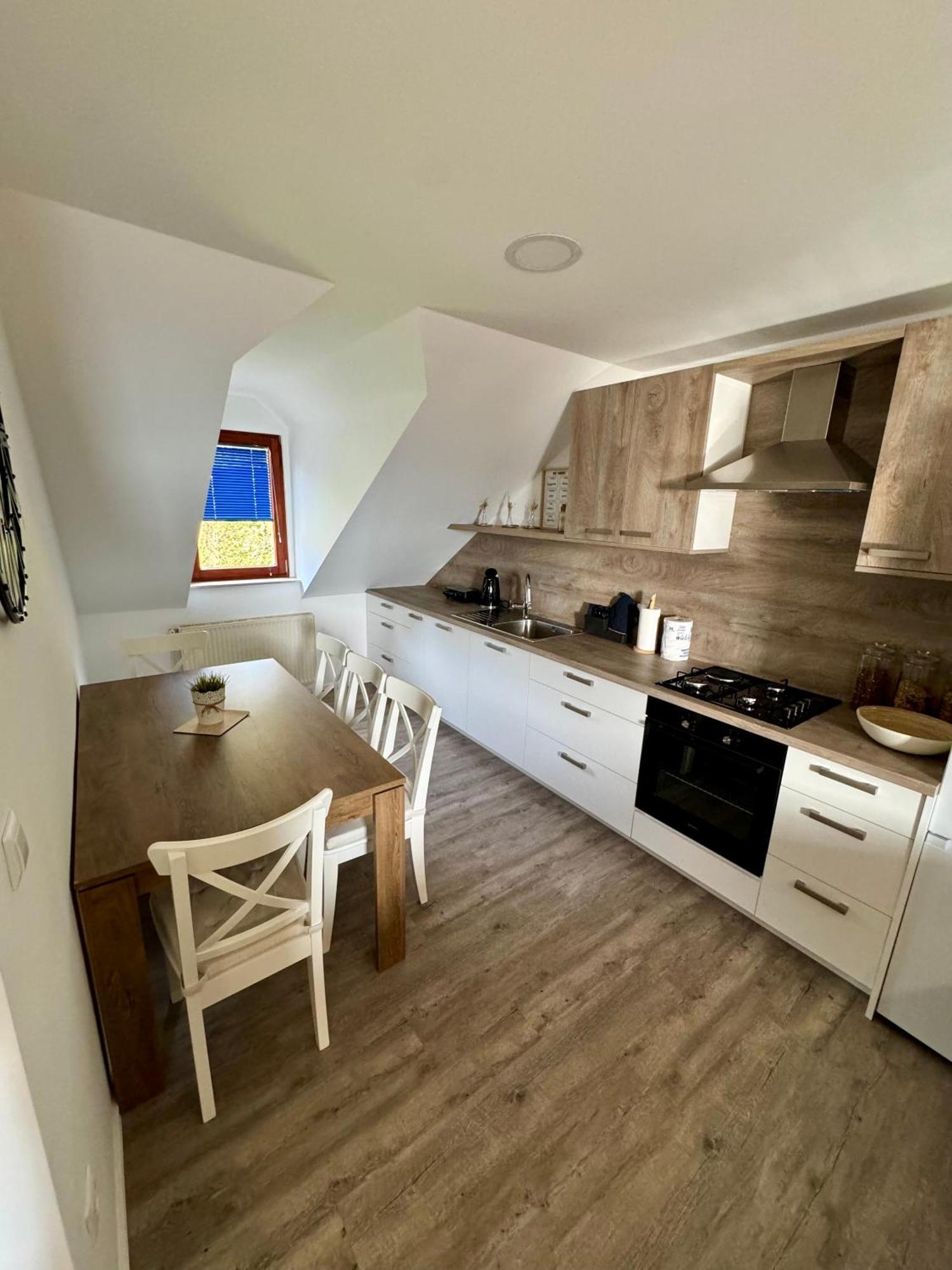 Sunny Oak Estate Lejlighed Mengeš Eksteriør billede